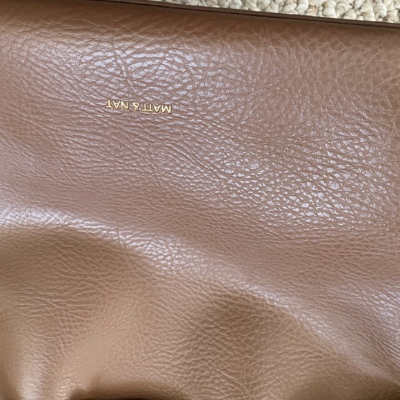 Matt and Nat Bucket Bag and matching cosmetics bag - Picture 2 of 4